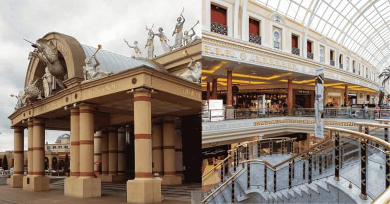 trafford centre opening times